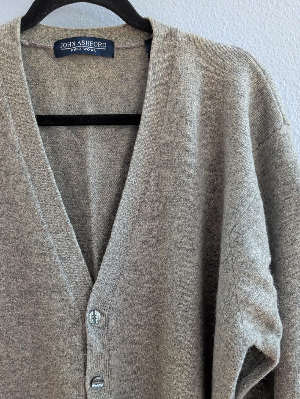 John Ashford Pure Wool Woolmark Men's Gray V-Neck Button Cardigan - Picture 2 of 6